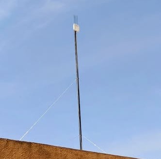 Antenne mat deploye par NUMERIS